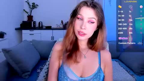 Snapshot of ohmymiami_ chatting on 09.17.25 Light online show from 09.17.25