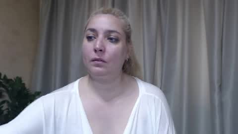 Snapshot of ohsweetiren chatting on 06.10.26 Iren online show from 06.10.26