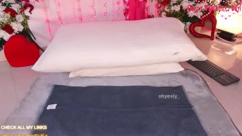 ohyesly_ online show from 02.14.26