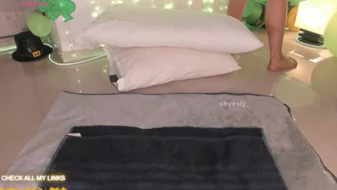 ohyesly_ online show from 03.13.26