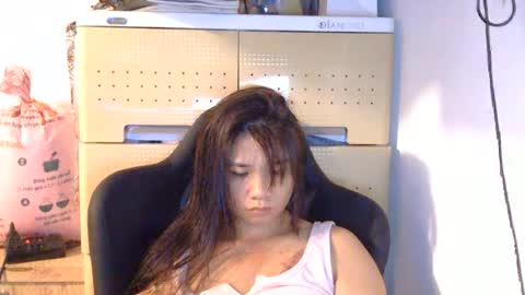 Snapshot of oinjer09 chatting on 06.18.26 oinjer09 online show from 06.18.26