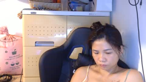 Snapshot of oinjer09 chatting on 06.25.26 oinjer09 online show from 06.25.26