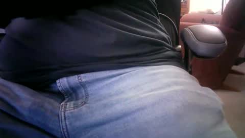 Snapshot of okiehard1 chatting on 10.27.25 okiehard1 online show from 10.27.25