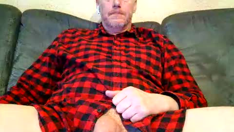 Snapshot of olavdelux chatting on 10.08.25 olavdelux online show from 10.08.25