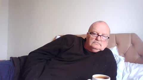 Snapshot of old_fkrr_ chatting on 06.11.26 old_fkrr_ online show from 06.11.26