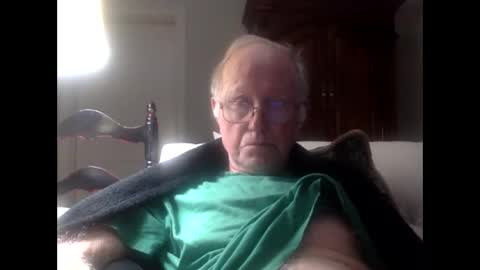 Snapshot of oldasthehills chatting on 10.19.25 oldasthehills online show from 10.19.25