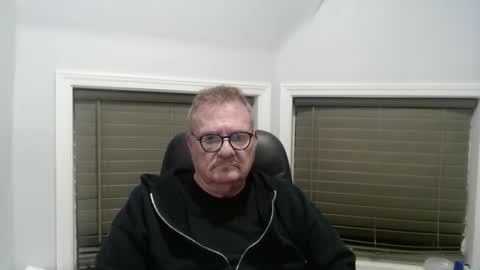 Snapshot of oldguybigd chatting on 12.16.25 oldguybigd online show from 12.16.25