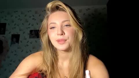 Snapshot of oletaguinyard chatting on 11.05.25 Kem online show from 11.05.25