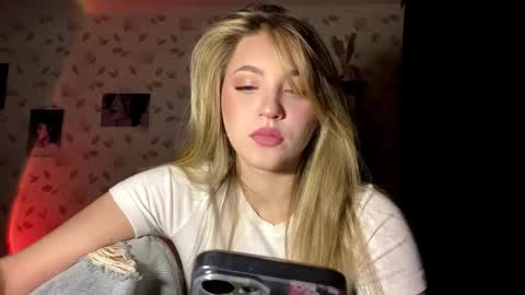 Snapshot of oletaguinyard chatting on 11.06.25 Kem online show from 11.06.25