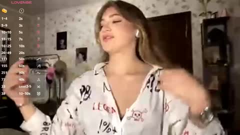 Snapshot of oletaguinyard chatting on 11.15.25 Kem online show from 11.15.25