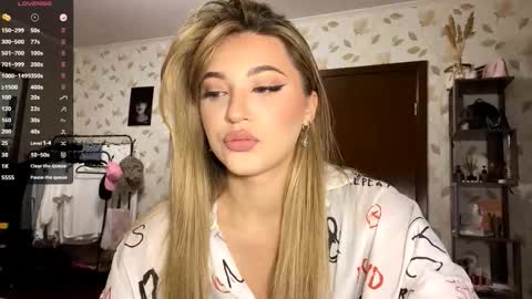 Snapshot of oletaguinyard chatting on 11.17.25 Kem online show from 11.17.25