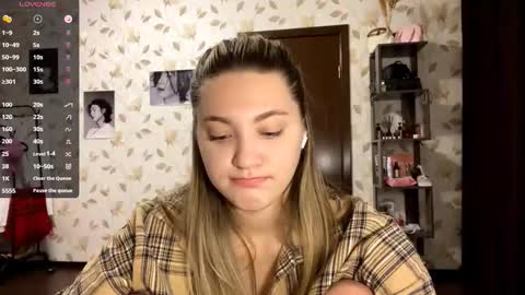 Snapshot of oletaguinyard chatting on 11.28.25 Kem online show from 11.28.25