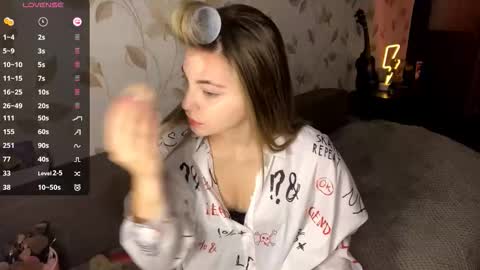 Snapshot of oletaguinyard chatting on 12.04.25 Kem online show from 12.04.25