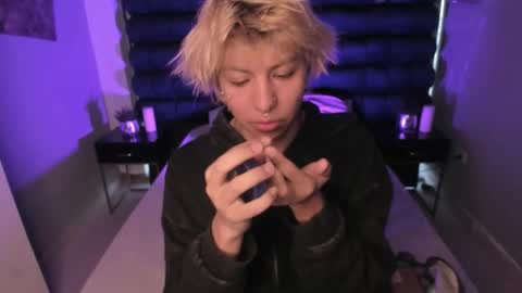 oliiverr22 online show from 12.15.25