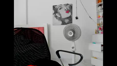 olivahot30 online show from 12.19.24