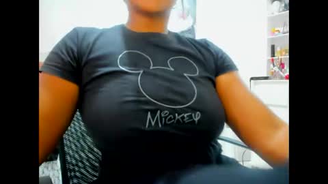 olivahot30 online show from 12.23.24