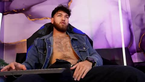 Oliver Dallas online show from 04.17.26