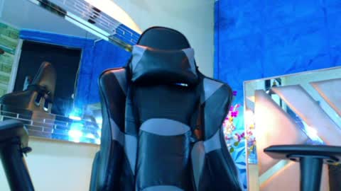 Snapshot of oliver_jamees chatting on 03.31.26 oliver_jamees online show from 03.31.26