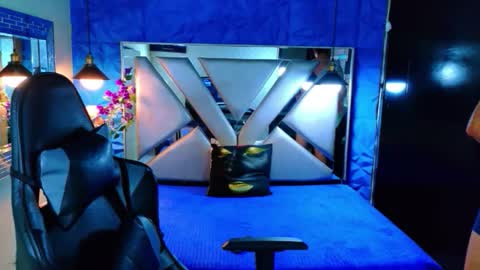 Snapshot of oliver_jamees chatting on 04.10.26 oliver_jamees online show from 04.10.26