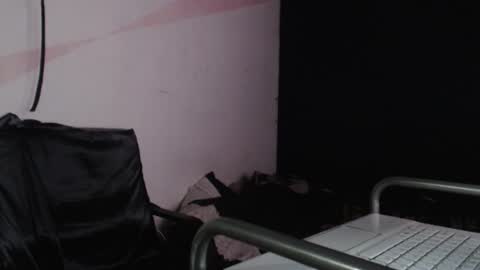 Snapshot of oliver_laid_2023 chatting on 12.14.24 oliver_laid_2023 online show from 12.14.24