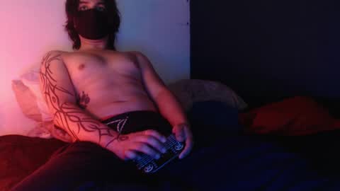Snapshot of oliver_laid_2023 chatting on 01.05.25 oliver_laid_2023 online show from 01.05.25