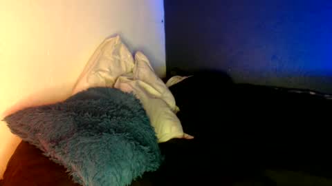 Snapshot of oliver_laid_2023 chatting on 01.18.25 oliver_laid_2023 online show from 01.18.25