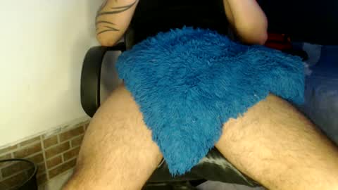 Snapshot of oliver_laid_2023 chatting on 02.12.25 oliver_laid_2023 online show from 02.12.25
