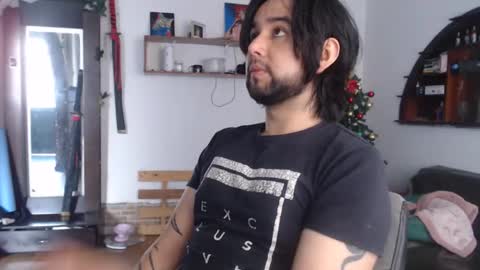 Snapshot of oliver_laid_2023 chatting on 12.16.25 oliver_laid_2023 online show from 12.16.25