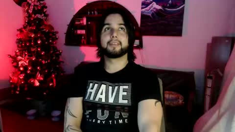 Snapshot of oliver_laid_2023 chatting on 12.20.25 oliver_laid_2023 online show from 12.20.25