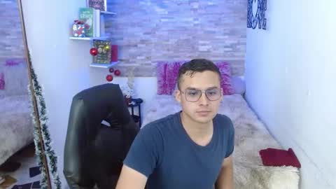 Snapshot of olivercruz_ chatting on 12.18.25 Oliver online show from 12.18.25