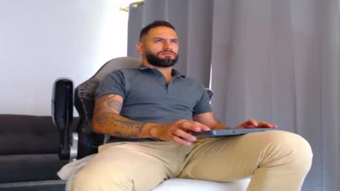 oliver online show from 11.20.25