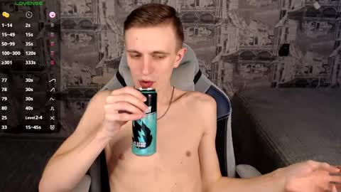 Snapshot of oliverfresh chatting on 02.10.25 Oliver online show from 02.10.25