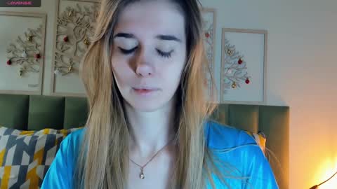 Snapshot of olivia_7 chatting on 12.23.24 Olivia online show from 12.23.24