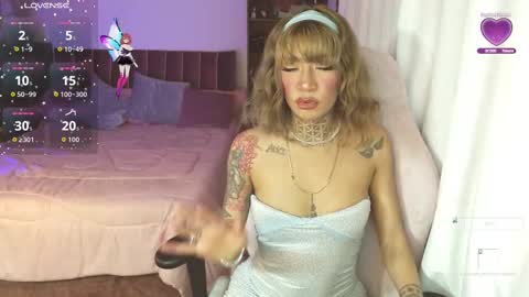 Snapshot of olivia_goddess chatting on 11.13.25 Olivia online show from 11.13.25