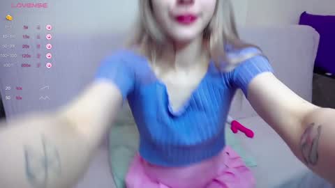 Snapshot of olivia_graceee chatting on 12.13.24 olivia_graceee online show from 12.13.24