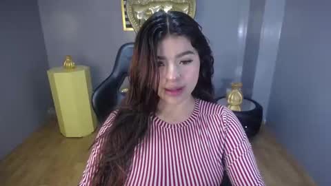Snapshot of olivia_grenville_t chatting on 10.10.25 Olivia online show from 10.10.25