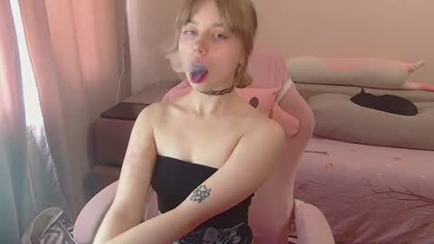 Snapshot of olivia_grr chatting on 07.06.26 Olivia online show from 07.06.26