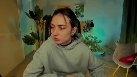 olivia_norton_ online show from 09.25.25