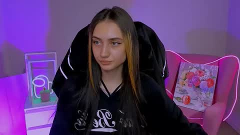 olivia_norton_ online show from 10.16.25