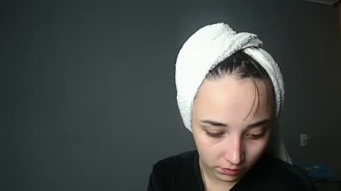 Olivia online show from 10.04.25