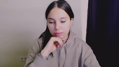 Olivia online show from 09.29.25