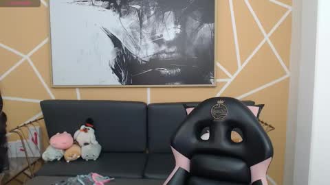 Snapshot of olivia_russo chatting on 09.14.25 Olivia online show from 09.14.25