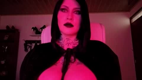   online show from 10.01.25