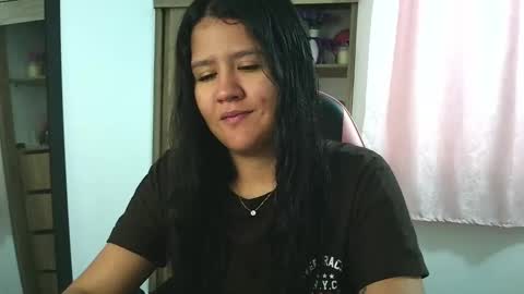 Snapshot of olivia_watson_ chatting on 11.14.25 Olivia online show from 11.14.25