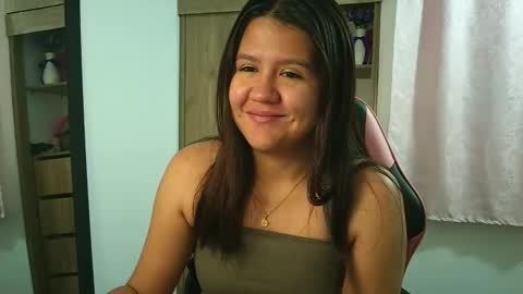 Snapshot of olivia_watson_ chatting on 12.15.25 Olivia online show from 12.15.25