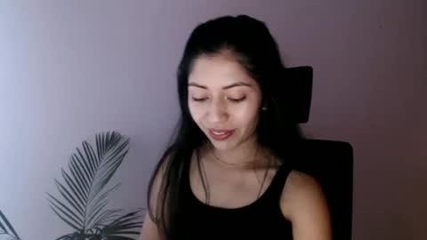 oliviaaa__ online show from 04.28.26