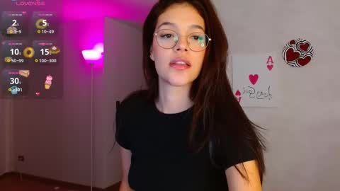 Snapshot of oliviabran_ chatting on 11.25.25 Olivia Bram online show from 11.25.25