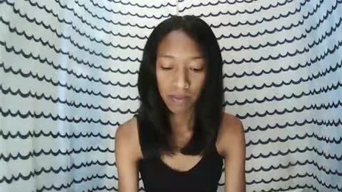 oliviah27 online show from 11.24.25