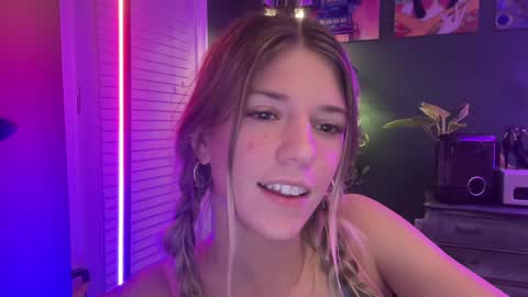 Snapshot of oliviahansleyy chatting on 12.04.24 Olivia online show from 12.04.24