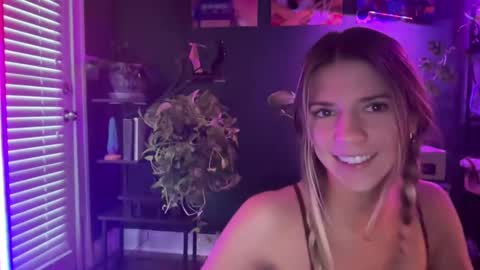 Snapshot of oliviahansleyy chatting on 01.21.25 Olivia online show from 01.21.25